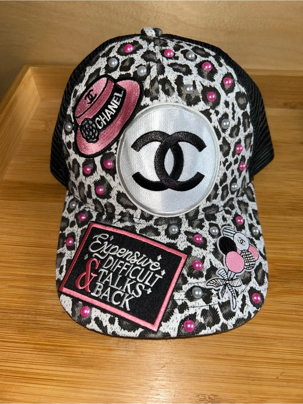 Customized Junk Trucker Hat Leopard Print Cap with Pink and Pearl Studs
